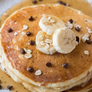 banana chocolate chip pancakes