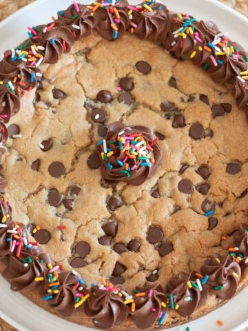 chocolate chip cookie cake