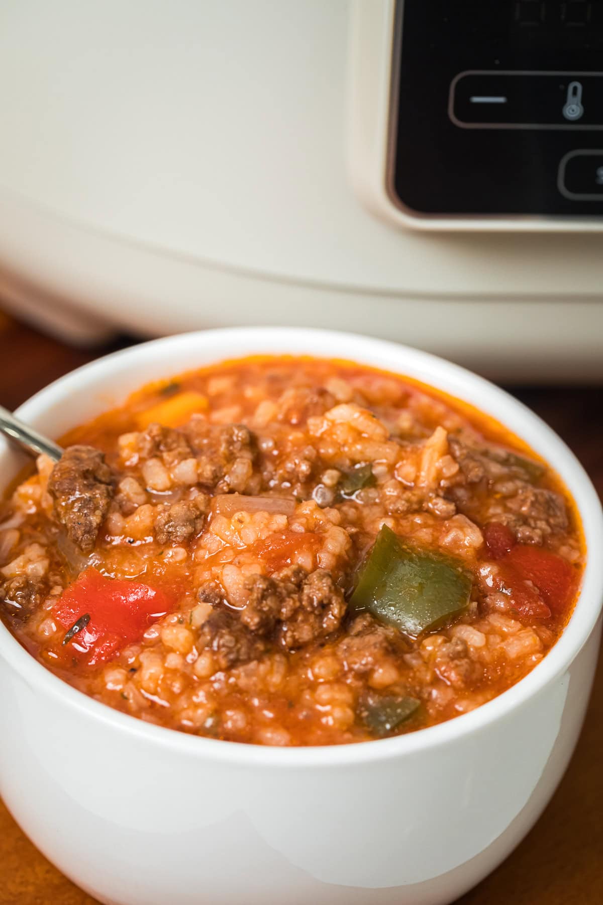 bowl of crockpot stuffed pepper soup.